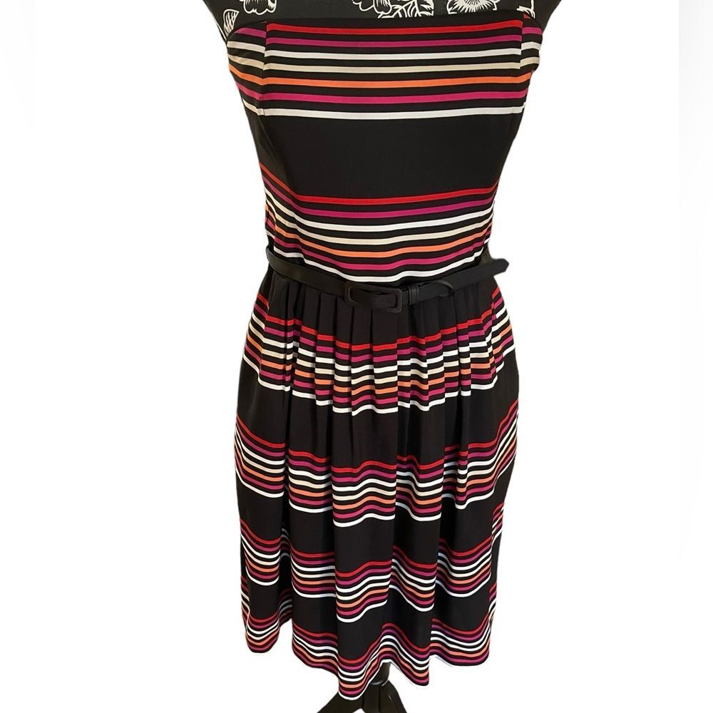 Chic Strapless White House Black Market Dress Size 6